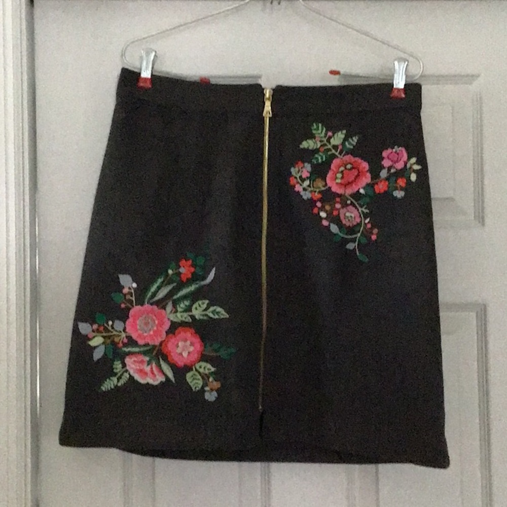 Loft Grey Flannel embroidered skirt-new